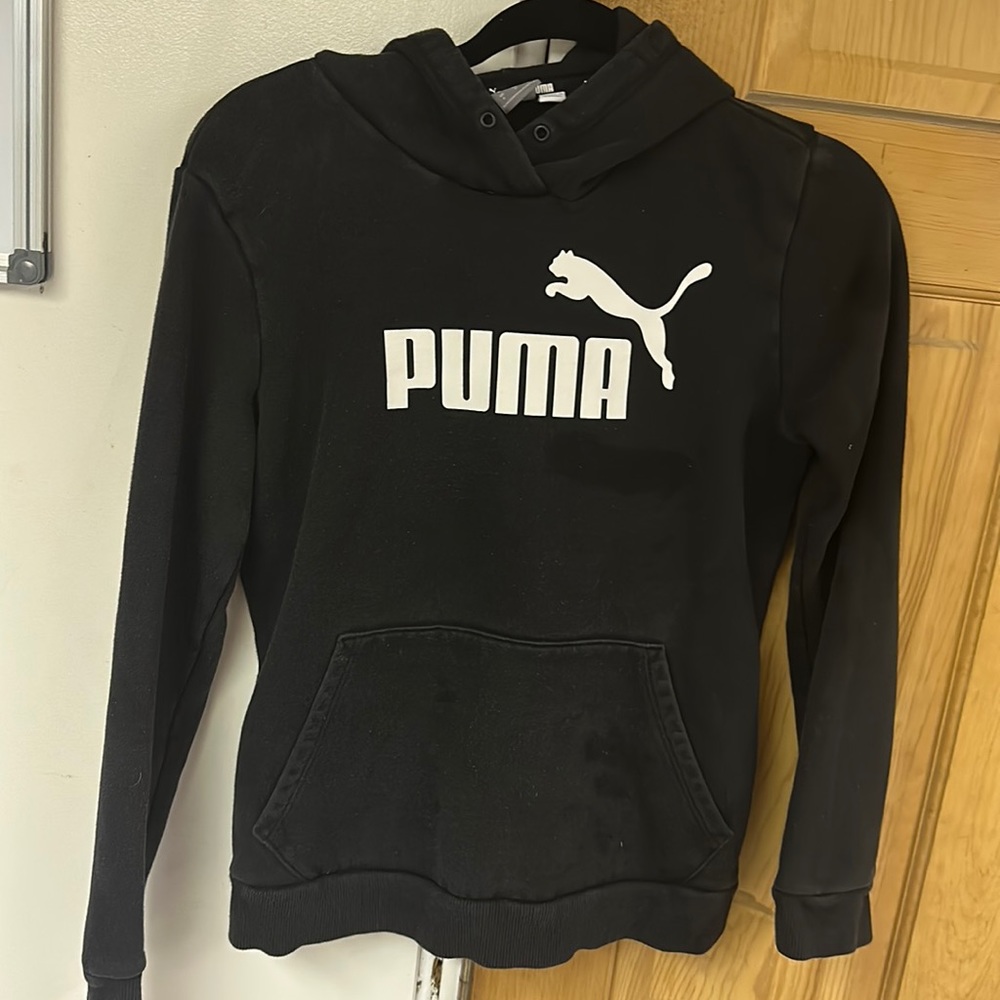 Size small puma hoodie